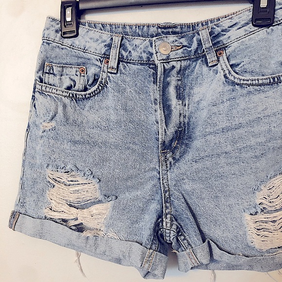 Divided Pants - H&M Divided High Waste Ripped Jeans Shorts Size 4